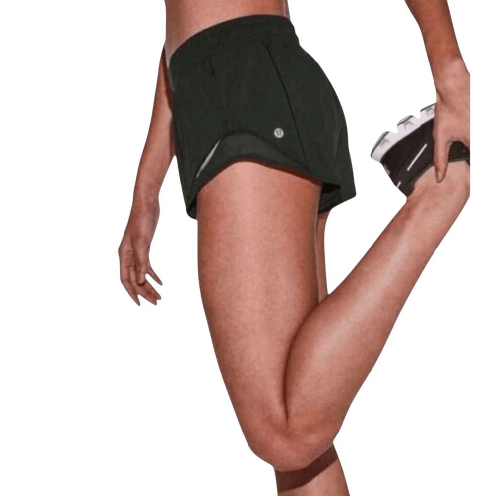 LULULEMON ATHLETICA Hotty Hot Short II 4' In Black Size 2